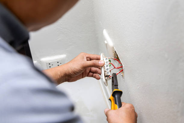 Best Commercial Electrician Services  in Woodhaven, MI